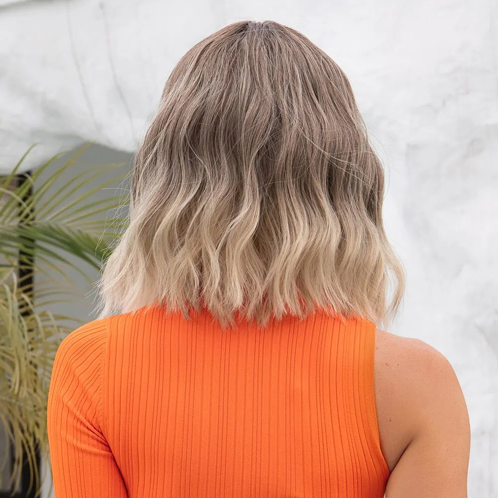 Women Grey Wavy Bob Wigs with Bangs Short Blonde Ombre Synthetic Hair Wigs With with Dark Roots Natural Hair Style for Women Daily Use