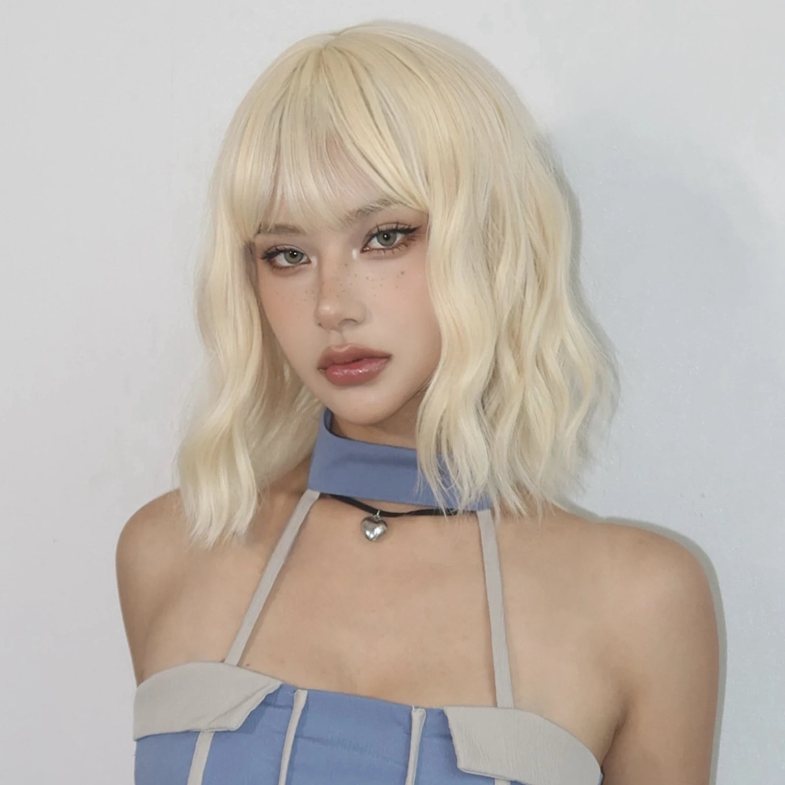 Blonde Short Curly Bob Synthetic Wig with Bangs Platium Golden Lolita Cosplay Wigs for Women Daily Party Cosplay Heat Resistant of Hair Wigs