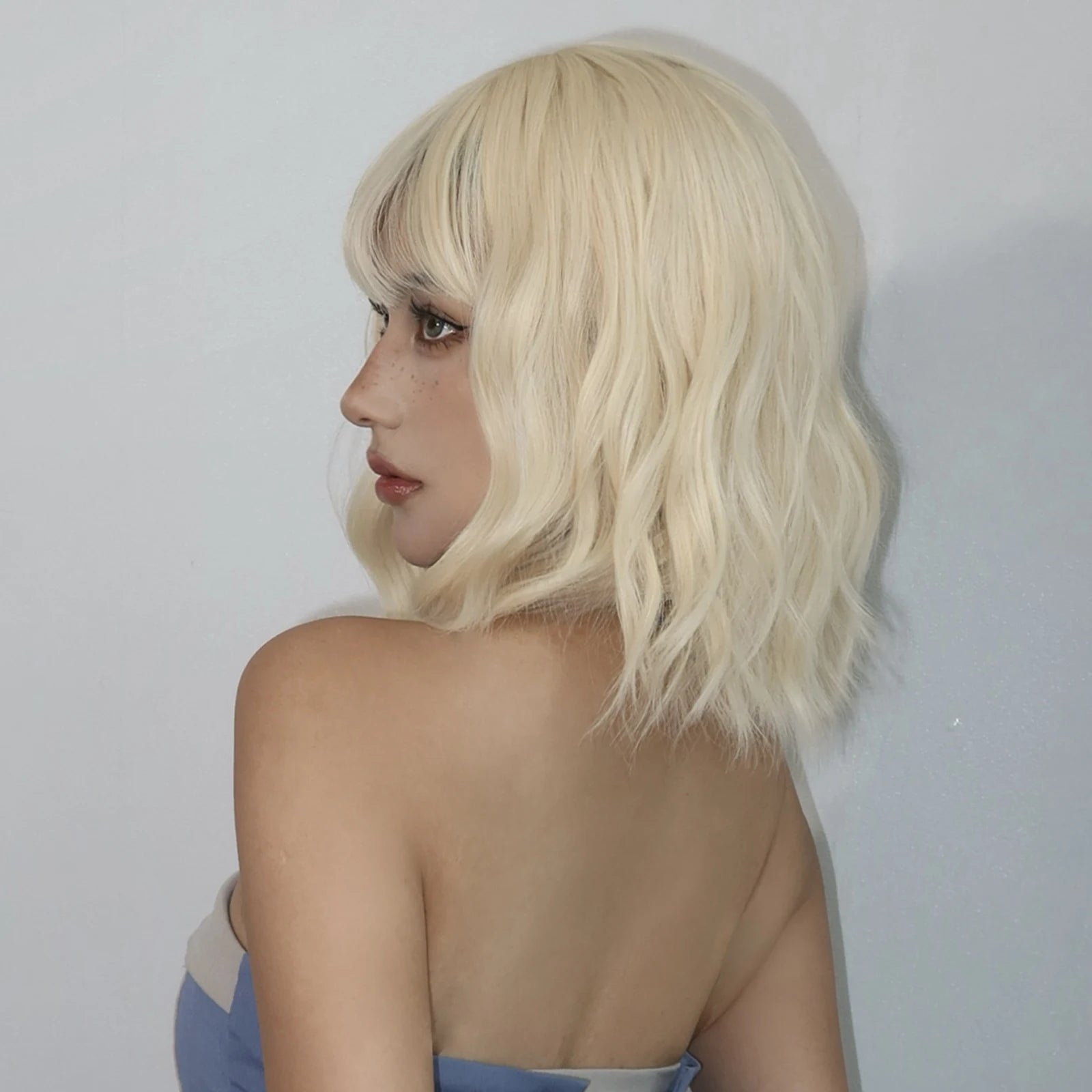 Blonde Short Curly Bob Synthetic Wig with Bangs Platium Golden Lolita Cosplay Wigs for Women Daily Party Cosplay Heat Resistant of Hair Wigs