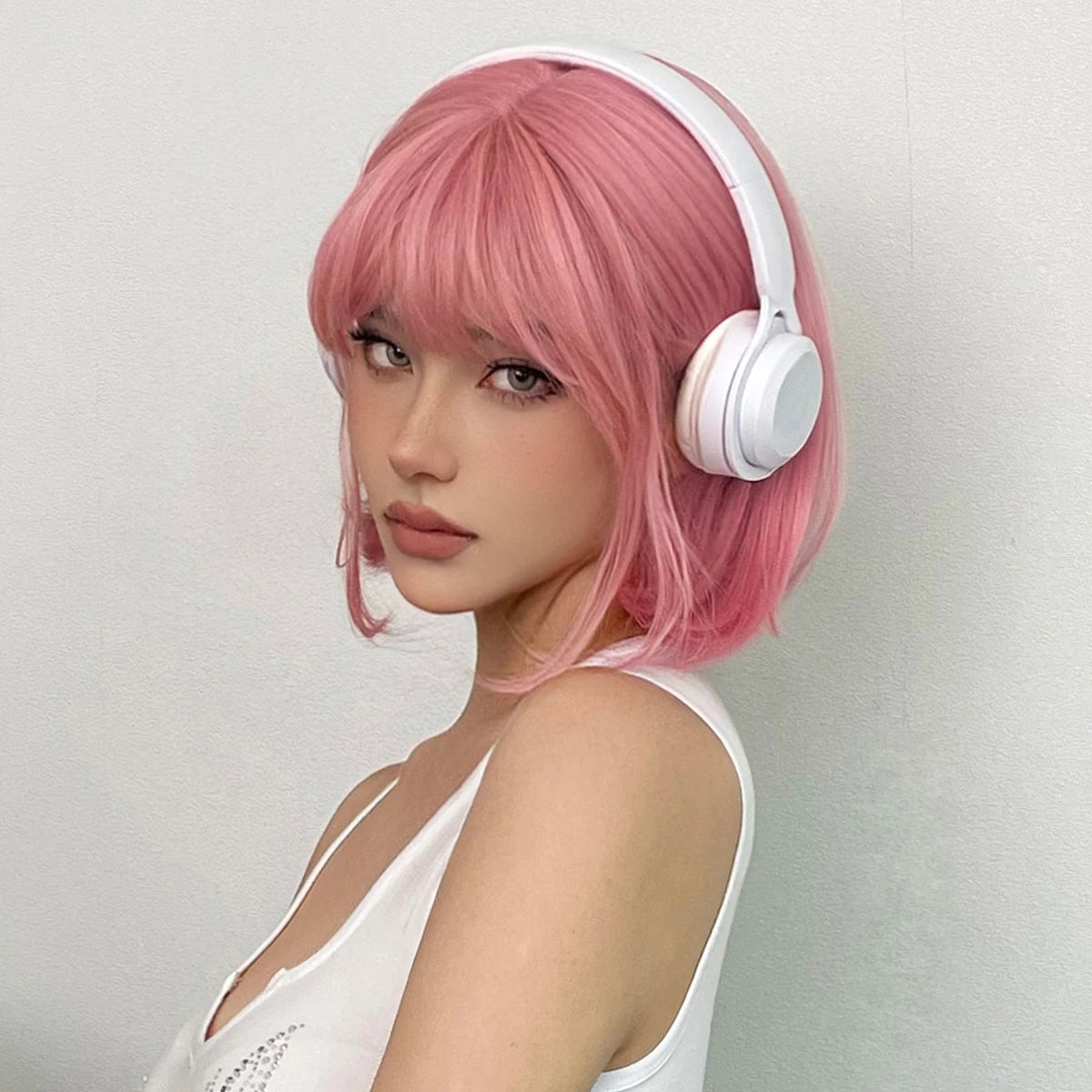 Short Straight Bob Synthetic Wigs Pink Natural Hair Wig with Bangs for Women Cosplay Cute Hair Style Heat Resistant Fiber