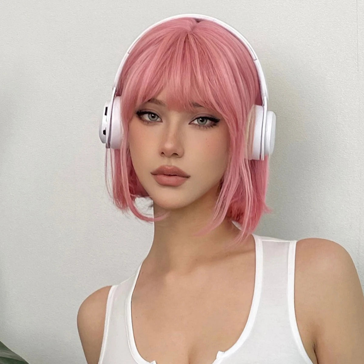 Short Straight Bob Synthetic Wigs Pink Natural Hair Wig with Bangs for Women Cosplay Cute Hair Style Heat Resistant Fiber